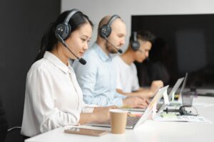 Agentes SDR en proceso de prospeccion de leads caliicados